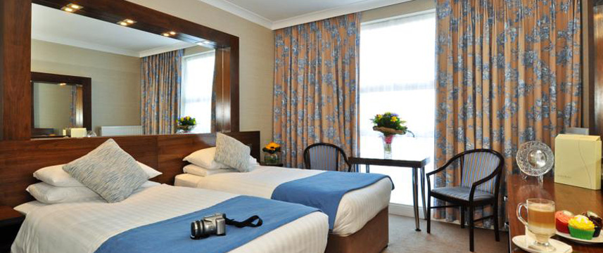 Flannery`s Hotel Twin